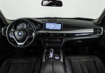 Подержанный автомобиль BMW X5 2017 года (13 фото)