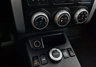 Подержанный автомобиль Nissan X-Trail 2013 года (26 фото)