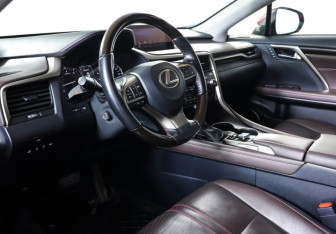 Подержанный автомобиль Lexus RX 2016 года (16 фото)
