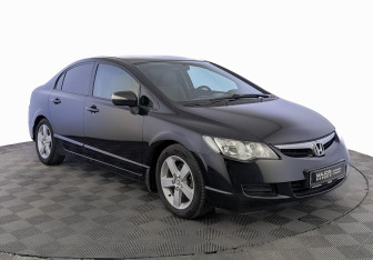 Подержанный автомобиль Honda Civic Sedan 2008 года (3 фото)