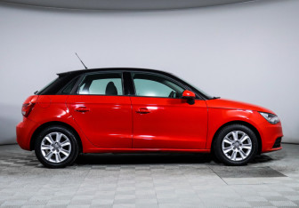 Подержанный автомобиль Audi A1 2012 года (4 фото)