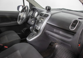 Подержанный автомобиль Suzuki Splash 2009 года (9 фото)