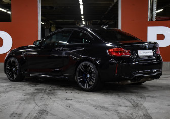 Подержанный автомобиль BMW M2 2019 года (7 фото)
