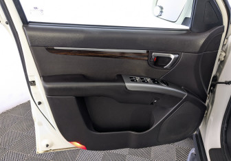 Подержанный автомобиль Hyundai Santa Fe 2012 года (19 фото)