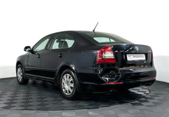 Подержанный автомобиль Skoda Octavia Liftback 2012 года (7 фото)