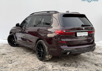 Подержанный автомобиль BMW X7 2020 года (7 фото)