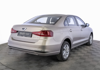 Подержанный автомобиль Jetta VA3 2022 года (5 фото)