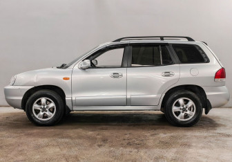 Подержанный автомобиль Hyundai Santa Fe 2009 года (8 фото)
