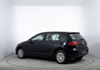 Подержанный автомобиль Volkswagen Golf Hatchback 2014 года (7 фото)