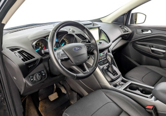 Подержанный автомобиль Ford Kuga 2019 года (16 фото)