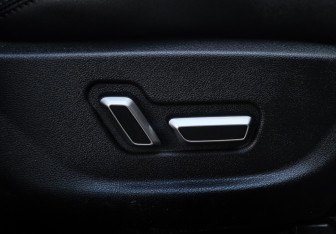 Подержанный автомобиль Geely Atlas 2019 года (8 фото)