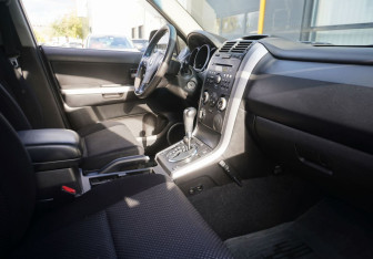 Подержанный автомобиль Suzuki Grand Vitara 2007 года (11 фото)