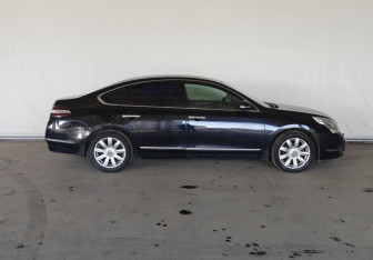 Подержанный автомобиль Nissan Teana 2010 года (8 фото)