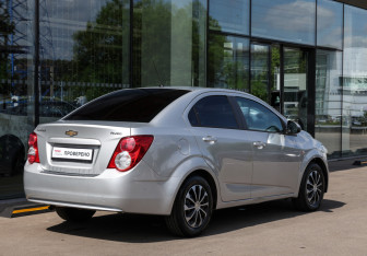 Подержанный автомобиль Chevrolet Aveo Sedan 2013 года (5 фото)
