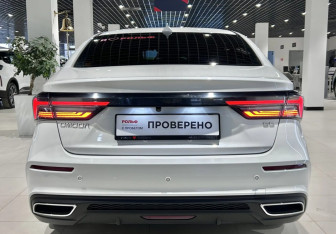 Подержанный автомобиль Omoda S5 2023 года (8 фото)