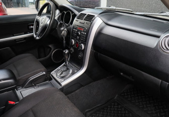 Подержанный автомобиль Suzuki Grand Vitara 2008 года (7 фото)