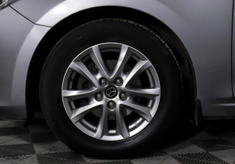 Подержанный автомобиль Mazda 3 Hatchback 2014 года (5 фото)