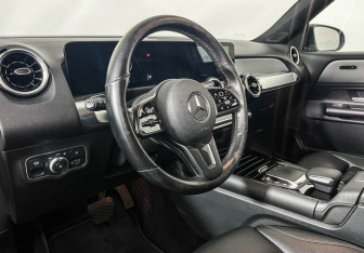 Подержанный автомобиль Mercedes-Benz GLB 2021 года (13 фото)