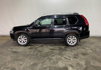 Подержанный автомобиль Nissan X-Trail 2013 года (8 фото)