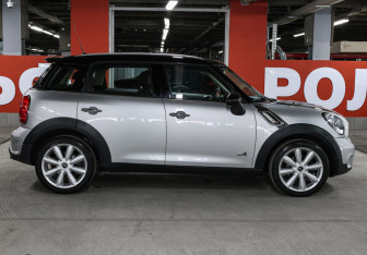 Подержанный автомобиль MINI Countryman 2013 года (4 фото)
