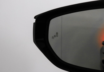 Подержанный автомобиль Lexus ES 2019 года (13 фото)