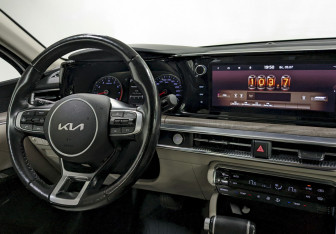 Подержанный автомобиль Kia K5 2022 года (22 фото)
