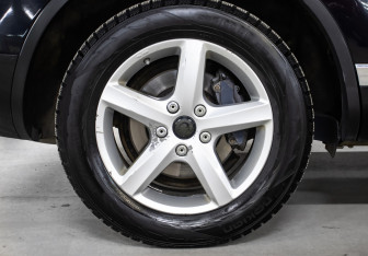 Подержанный автомобиль Volkswagen Touareg 2014 года (24 фото)