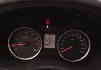 Подержанный автомобиль Subaru XV 2013 года (12 фото)