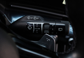 Подержанный автомобиль Kia Carnival 2021 года (32 фото)
