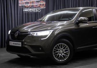 Подержанный автомобиль Renault Arkana 2019 года (22 фото)