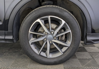 Подержанный автомобиль Geely Coolray 2022 года (11 фото)