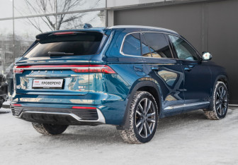 Подержанный автомобиль Geely Monjaro 2023 года (5 фото)