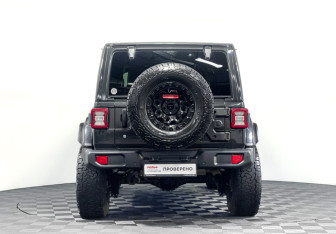 Подержанный автомобиль Jeep Wrangler 2019 года (6 фото)
