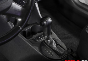 Подержанный автомобиль Skoda Fabia Hatchback 2010 года (15 фото)