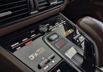 Подержанный автомобиль Porsche Cayenne 2018 года (16 фото)