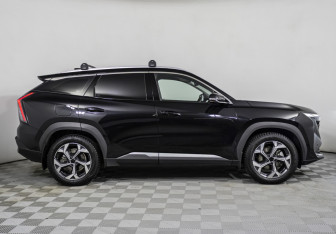 Подержанный автомобиль Geely Atlas 2024 года (4 фото)