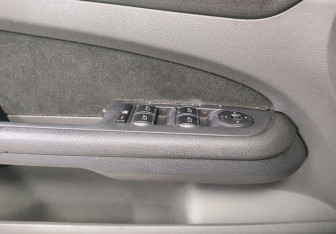 Подержанный автомобиль Ford Focus Sedan 2007 года (18 фото)