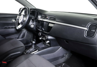 Подержанный автомобиль Kia Rio Sedan 2019 года (10 фото)