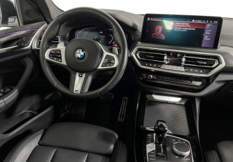 Подержанный автомобиль BMW X3 2023 года (15 фото)