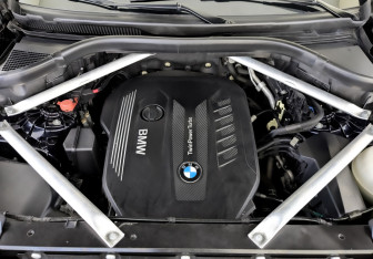 Подержанный автомобиль BMW X5 2018 года (9 фото)