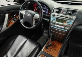 Подержанный автомобиль Toyota Camry Sedan 2008 года (10 фото)