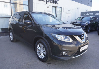 Подержанный автомобиль Nissan X-Trail 2016 года (3 фото)