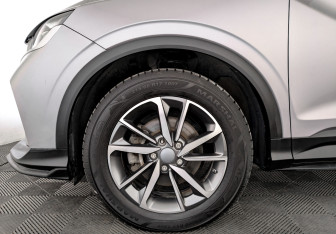 Подержанный автомобиль Geely Coolray 2022 года (18 фото)