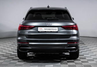 Подержанный автомобиль Audi Q3 2021 года (6 фото)