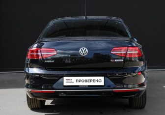 Подержанный автомобиль Volkswagen Passat Sedan 2015 года (6 фото)