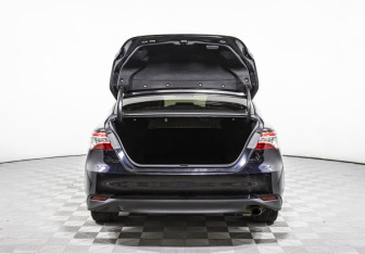 Подержанный автомобиль Toyota Camry Sedan 2020 года (21 фото)