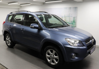 Подержанный автомобиль Toyota RAV4 2008 года (3 фото)