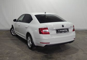 Подержанный автомобиль Skoda Octavia Liftback 2020 года (7 фото)