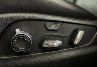 Подержанный автомобиль Cadillac XT4 2020 года (17 фото)