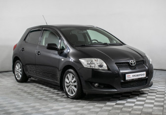 Подержанный автомобиль Toyota Auris Hatchback 2009 года (3 фото)